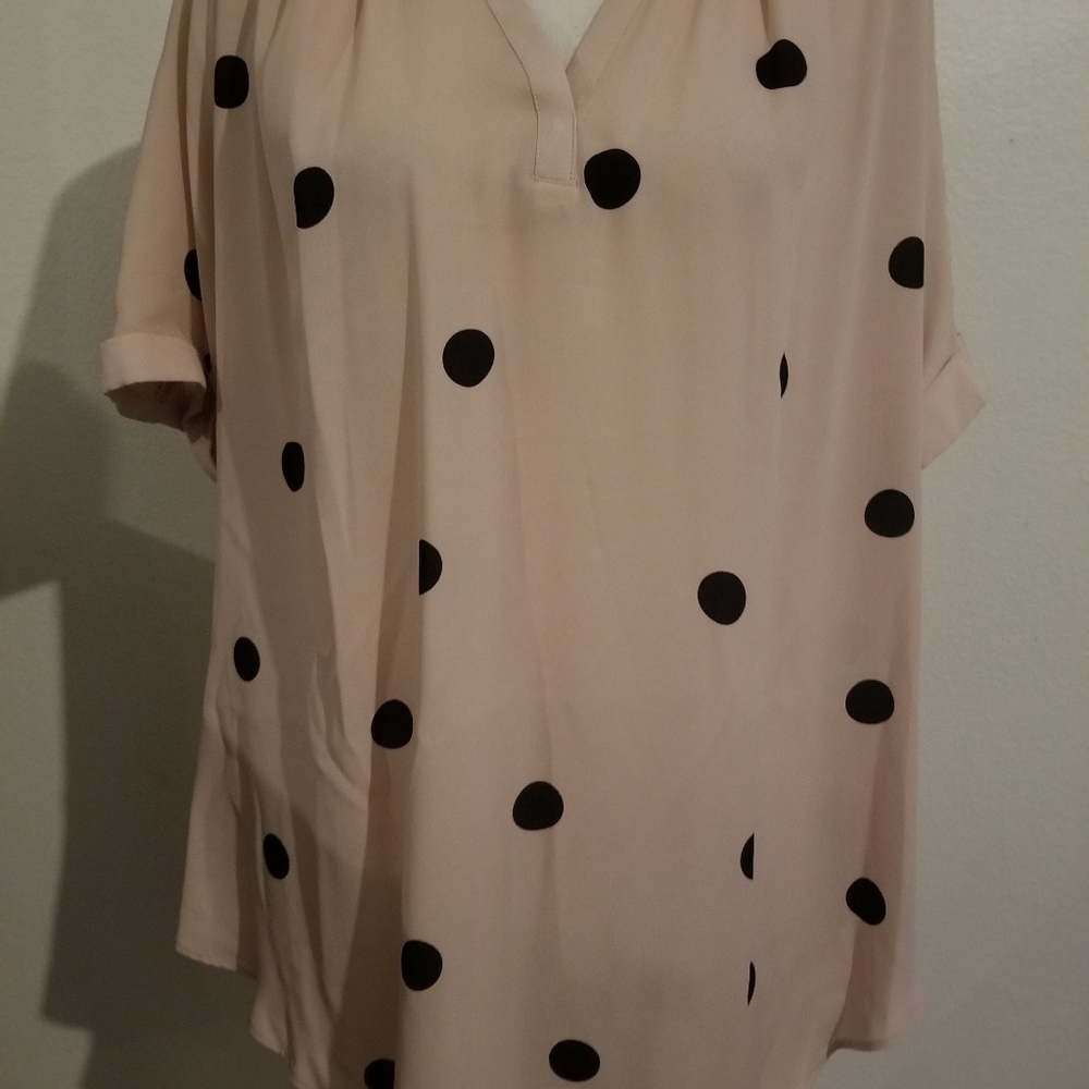 Worthington Beautiful peach blouse M short sleeves